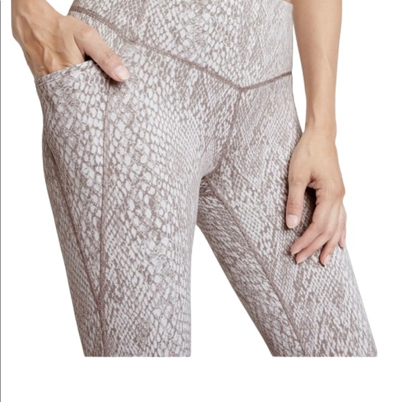All in Motion Snake Print Jacquard Leggings NWT - Picture 4 of 12